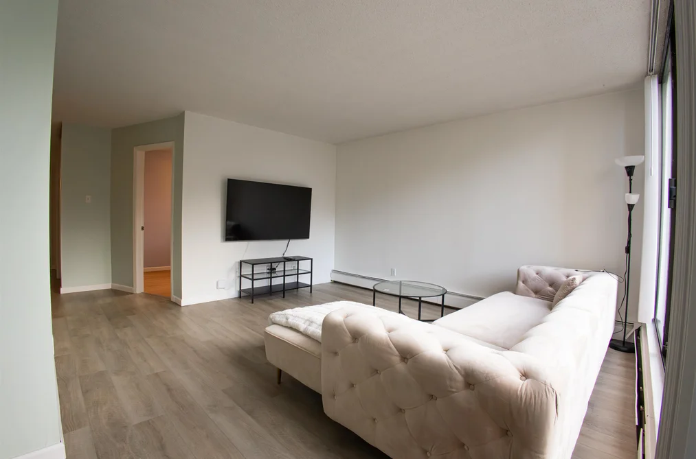 204 4200 MAYBERRY STREET, Burnaby BC V5H 4A7, Burnaby BC — Residential for Sale - Photo 2