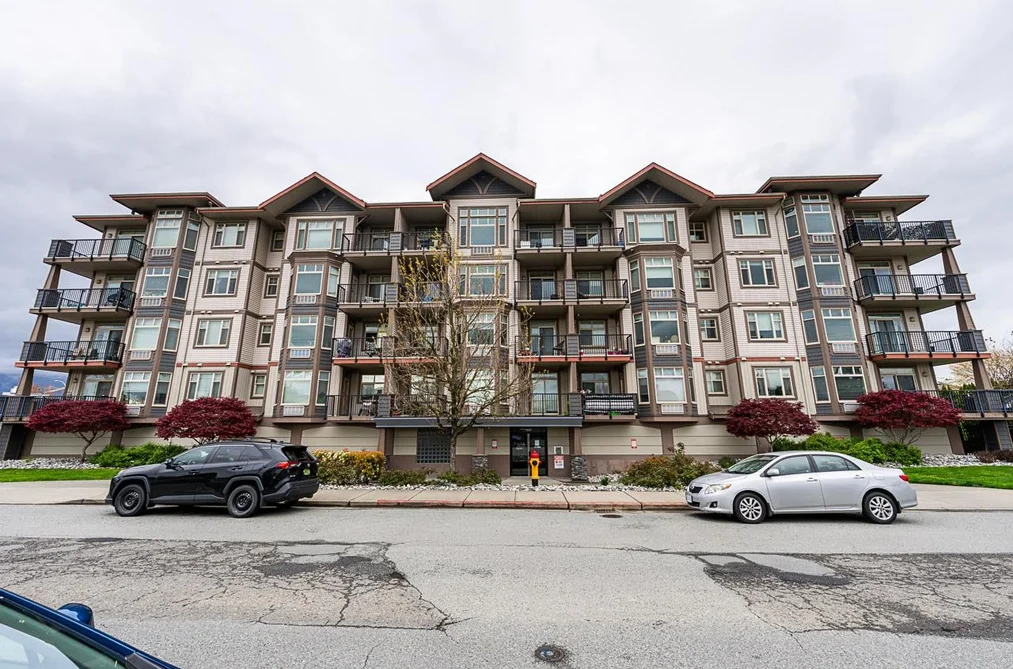 204 46021 SECOND AVENUE, Chilliwack BC V2P 1S6, Chilliwack BC — Residential for Sale - Photo 2