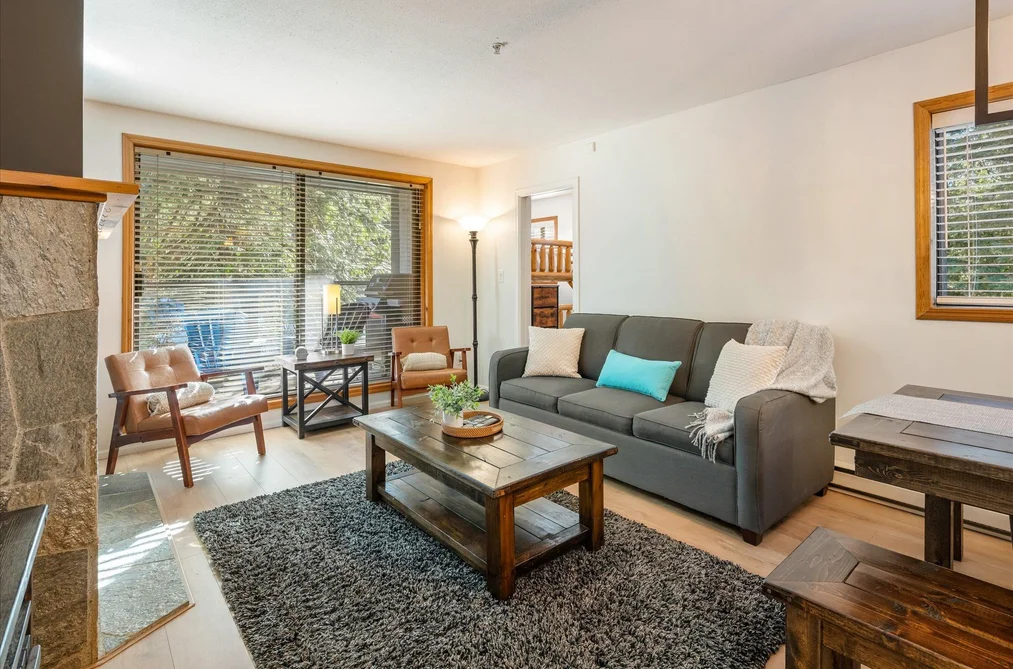 204 4821 SPEARHEAD DRIVE, Whistler BC V8E 1E8, Whistler BC — Residential for Sale - Photo 2