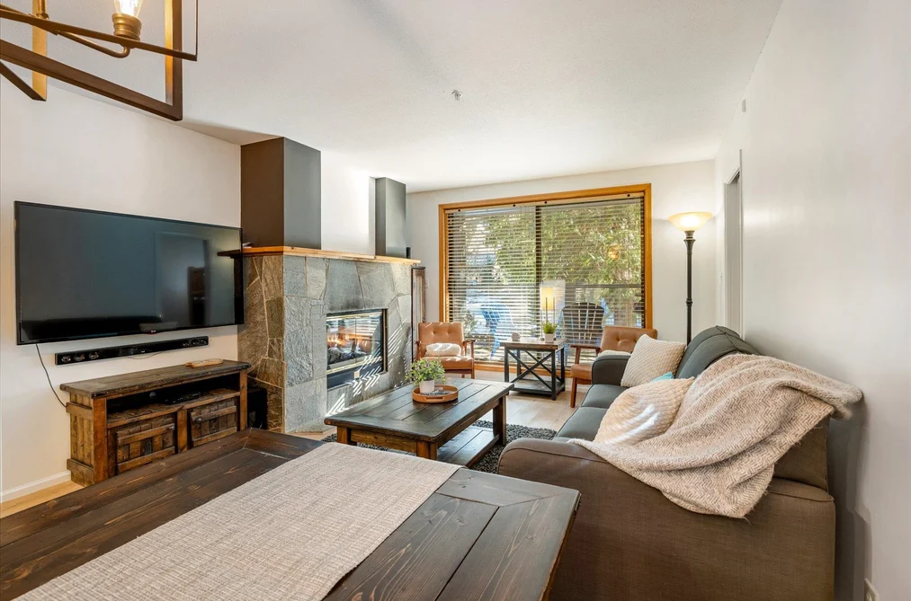 204 4821 SPEARHEAD DRIVE, Whistler BC V8E 1E8, Whistler BC — Residential for Sale - Photo 3