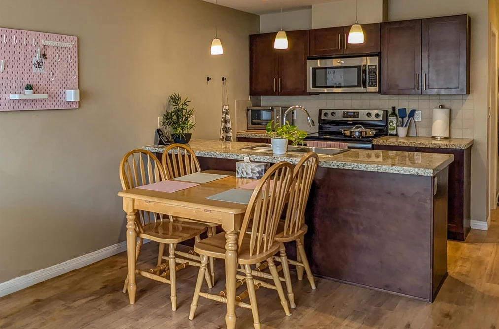 204 5000 IMPERIAL STREET, Burnaby BC V5J 1C8, Burnaby BC — Residential for Sale - Photo 2