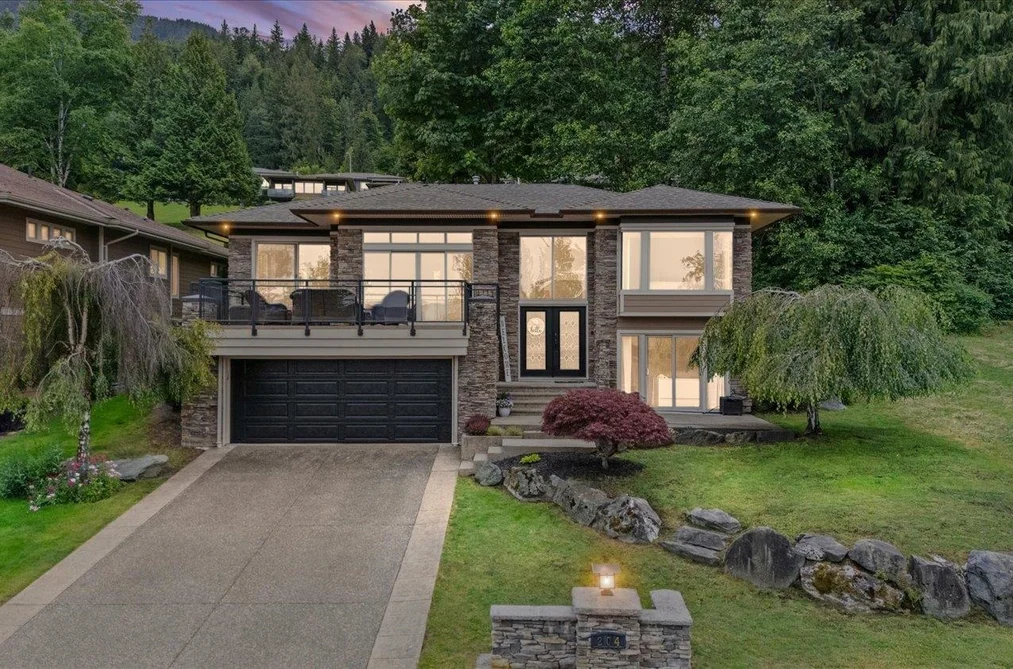House for sale at 204 51075 Falls Court Chilliwack British Columbia - MLS: R3134137