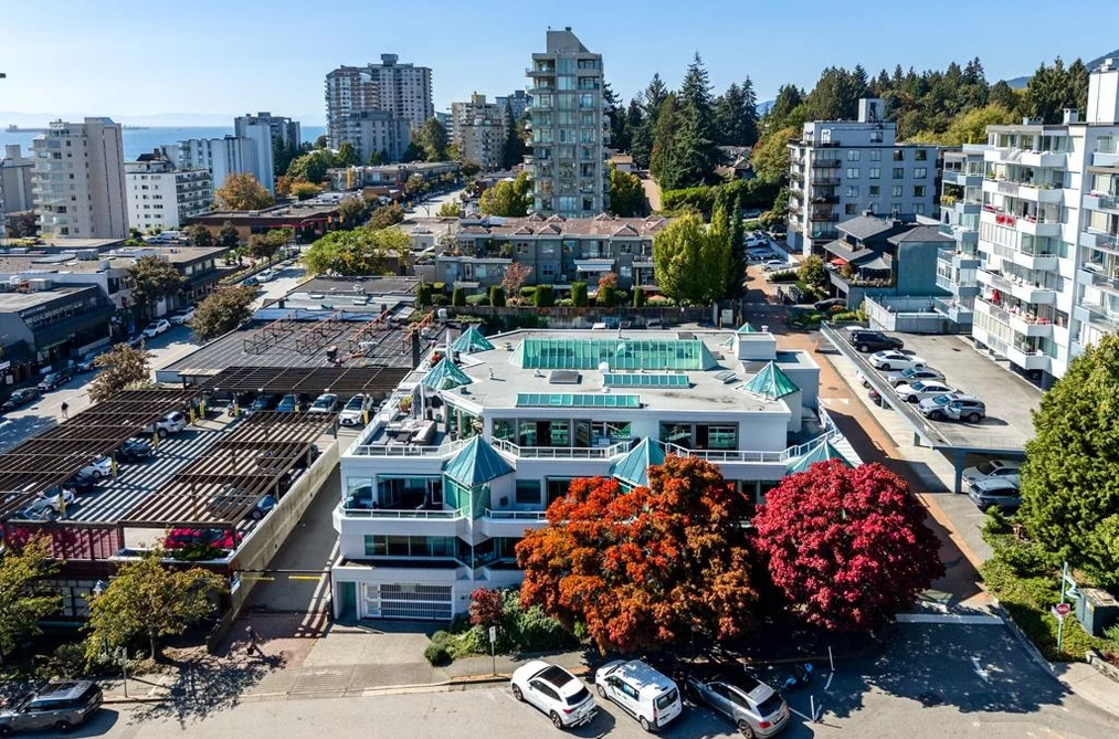 Condo for sale at 204 565 17 Street West Vancouver British Columbia - MLS: R3168921