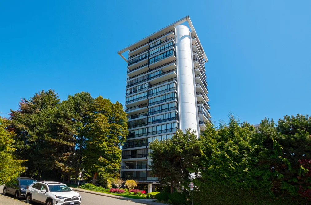 Condo for sale at 204 650 16th Street West Vancouver British Columbia - MLS: R3118747