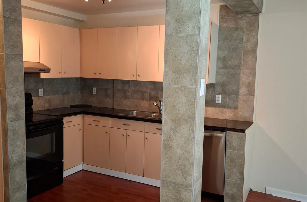 204-8020 Colonial Drive, Richmond, BC - Townhouse for Sale - Photo 6 of 19 204-8020 Colonial Drive, Richmond, BC - Townhouse for Sale - Photo 6 of 19