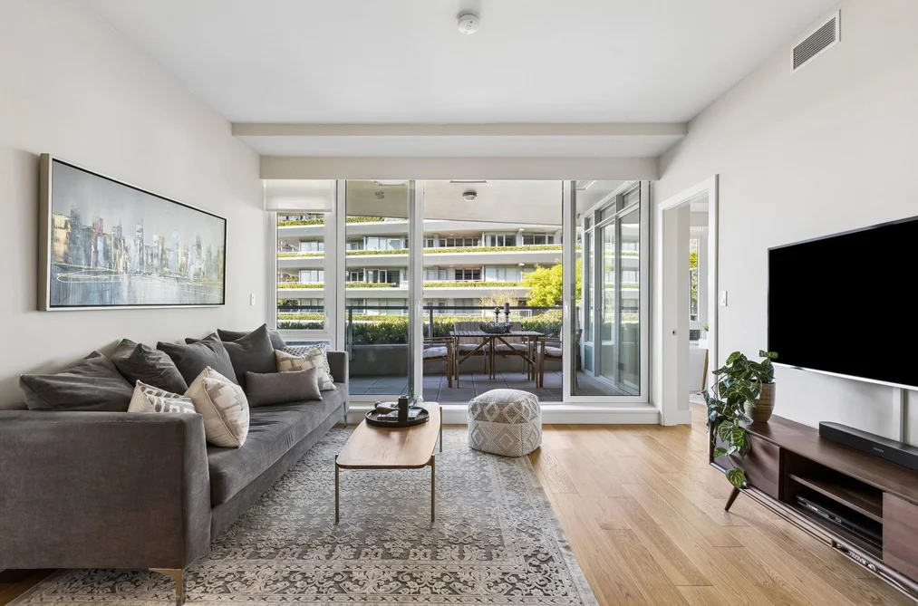 204 866 ARTHUR ERICKSON PLACE, West Vancouver BC V7T 0B2, West Vancouver BC — Residential for Sale - Photo 3