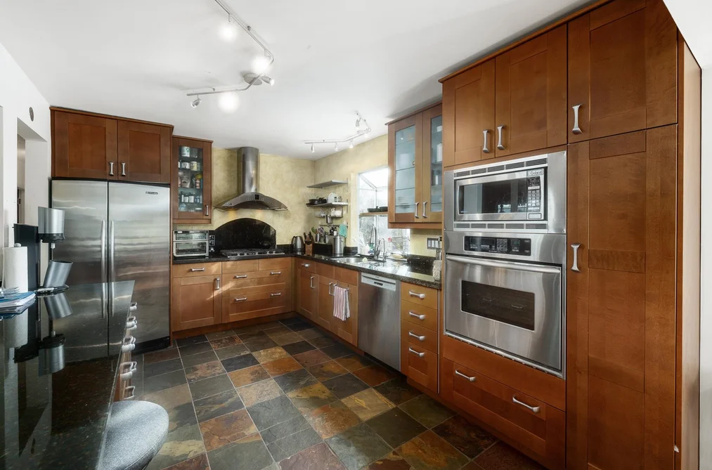 House for sale at 2041 Tompkins Crescent North Vancouver British Columbia - MLS: R3113061