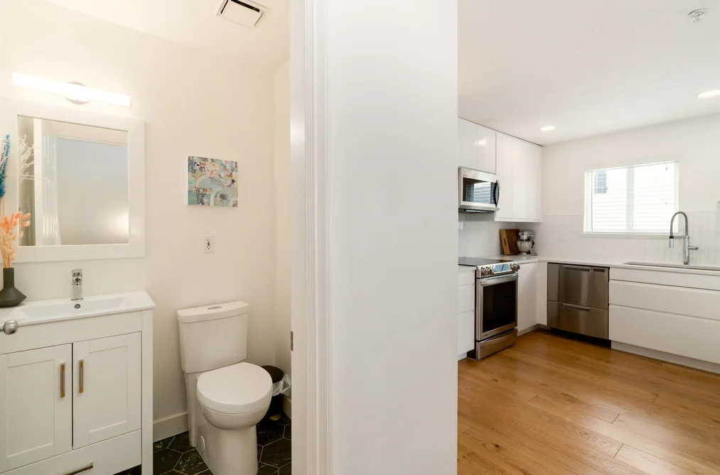 2042 TRIUMPH STREET, Vancouver BC V5L 1K8, Vancouver BC — Residential for Sale — Photo 8 of 40