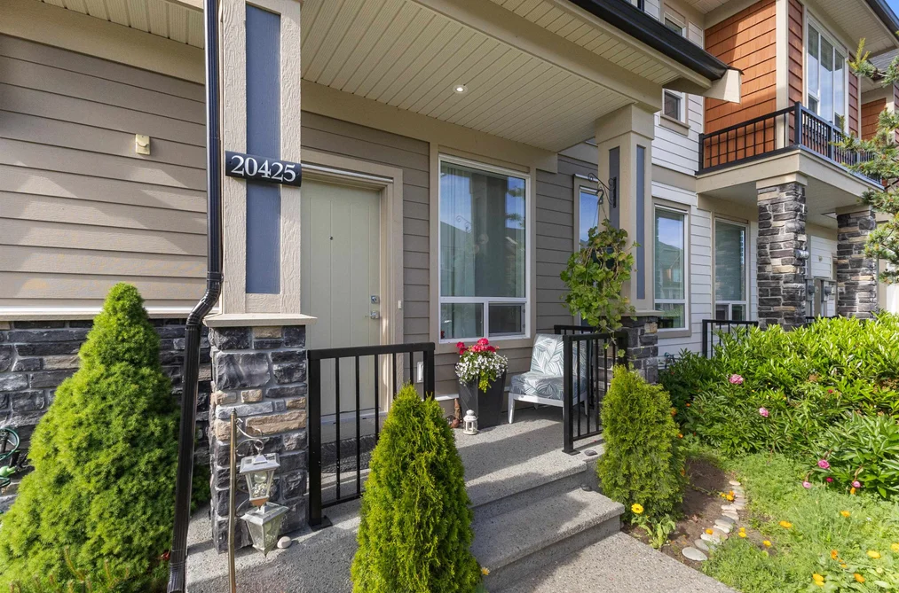 20425 78 AVENUE, Langley BC V2Y 1X4, Langley BC — Residential for Sale - Photo 2
