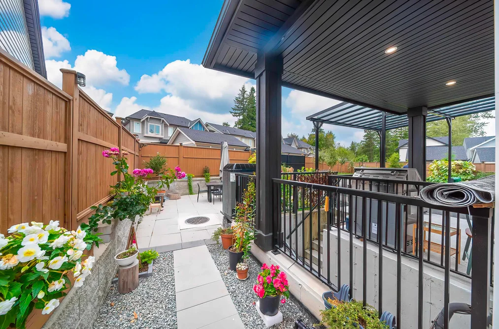 20434 76A AVENUE, Langley BC V2Y 3T1, Langley BC — Residential for Sale - Photo 2
