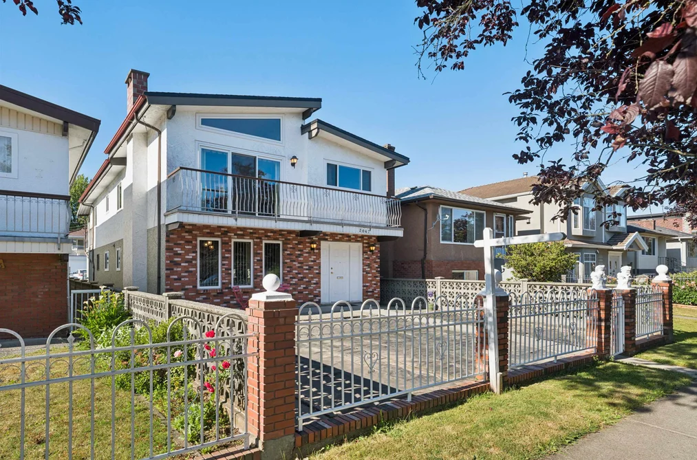 2047 E 52ND AVENUE, Vancouver BC V5P 1W8, Vancouver BC — Residential for Sale — Photo 2 of 38