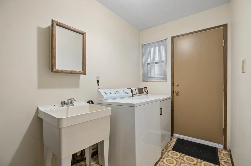 2047 E 52ND AVENUE, Vancouver BC V5P 1W8, Vancouver BC — Residential for Sale — Photo 33 of 38