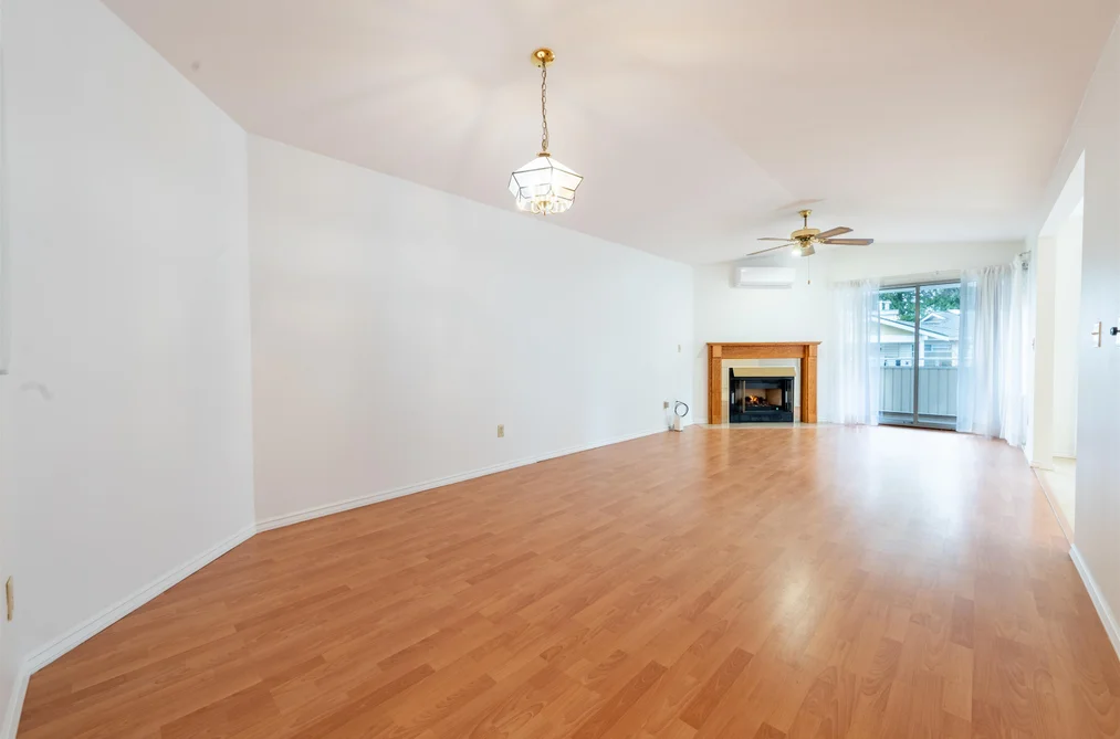 205 10584 153 STREET, Surrey BC V3R 9V1, Surrey BC — Residential for Sale - Photo 2