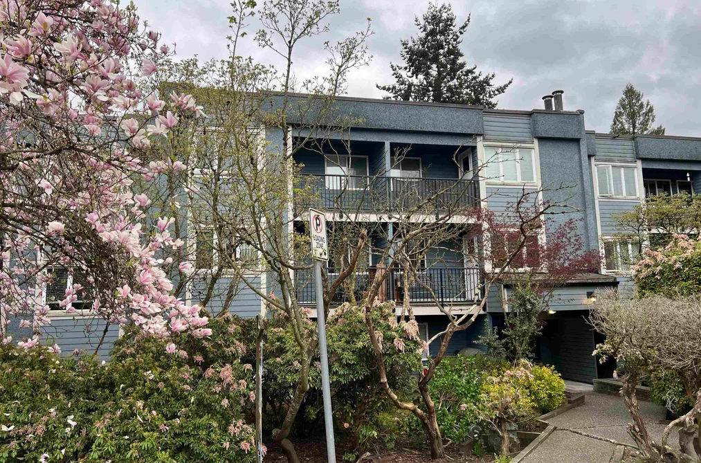 Condo for sale at 205 1122 King Albert Avenue Coquitlam British Columbia - MLS: R3114489