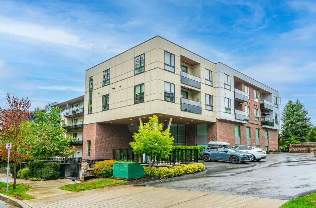 Condo for sale at 205 12320 222 Street Maple Ridge British Columbia - MLS: R3057125