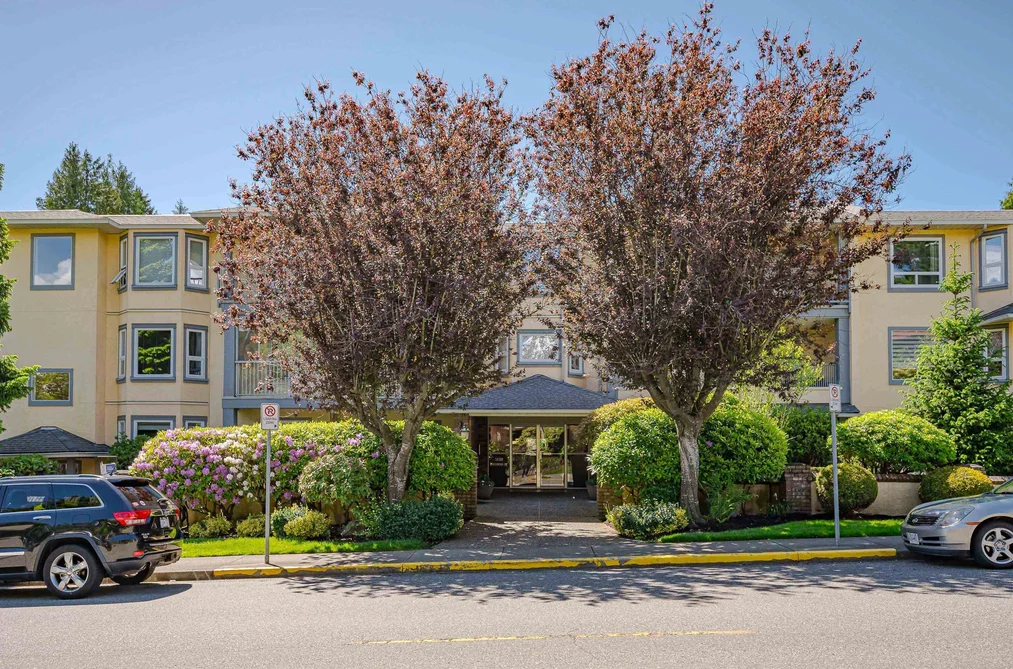 Condo for sale at 205 1459 Blackwood Street White Rock British Columbia - MLS: R3111288