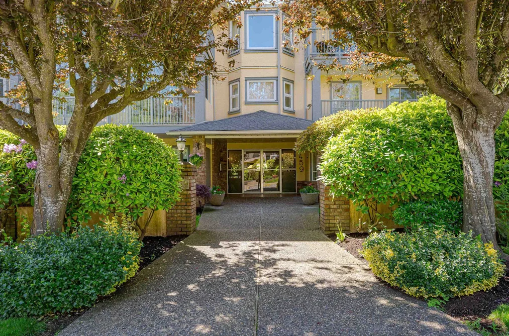 205 1459 BLACKWOOD STREET, White Rock BC V4B 3V6, White Rock BC — Residential for Sale - Photo 2