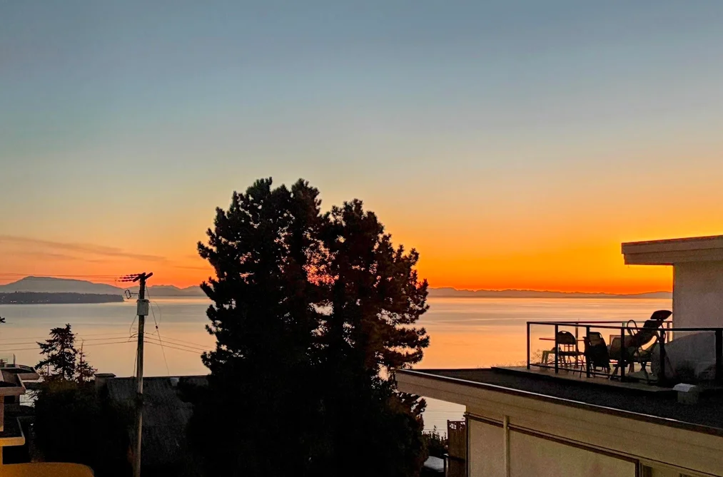 Condo for sale at 205 15041 Prospect Avenue White Rock British Columbia - MLS: R3128163