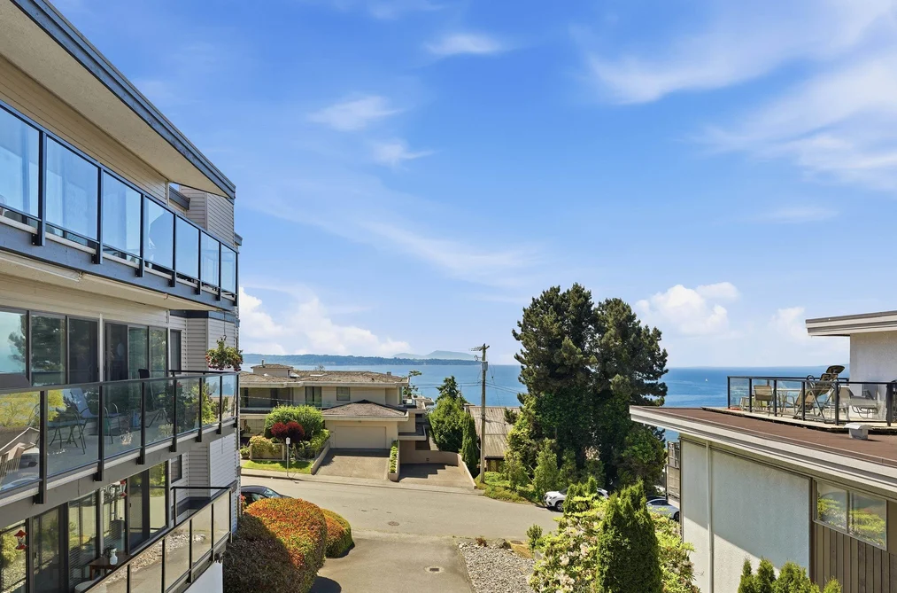 205 15041 PROSPECT AVENUE, White Rock BC V4B 2B5, White Rock BC — Residential for Sale - Photo 2