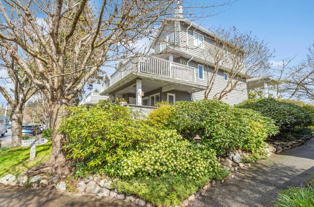 Townhouse for sale at 205 1518 Bowser Avenue North Vancouver British Columbia - MLS: R3124060