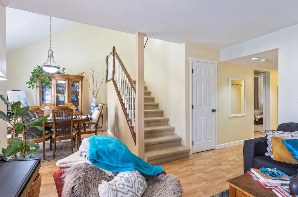 205 1518 BOWSER AVENUE, North Vancouver BC V7P 2Y3, North Vancouver BC — Residential for Sale - Photo 4