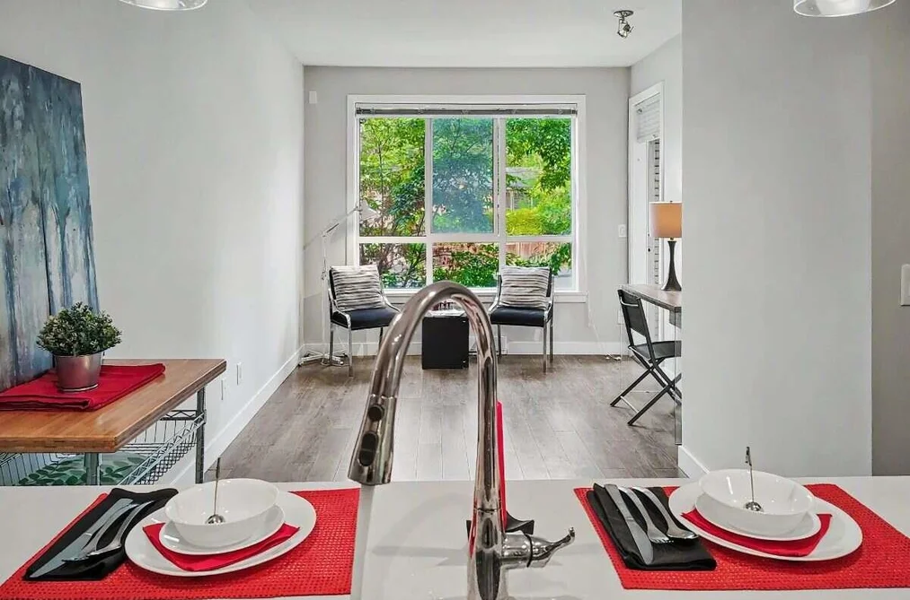 Condo for sale at 205 15388 105 Avenue Surrey British Columbia - MLS: R3154442