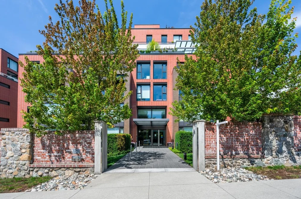Condo for sale at 205 1561 W 57th Avenue Vancouver British Columbia - MLS: R3165646