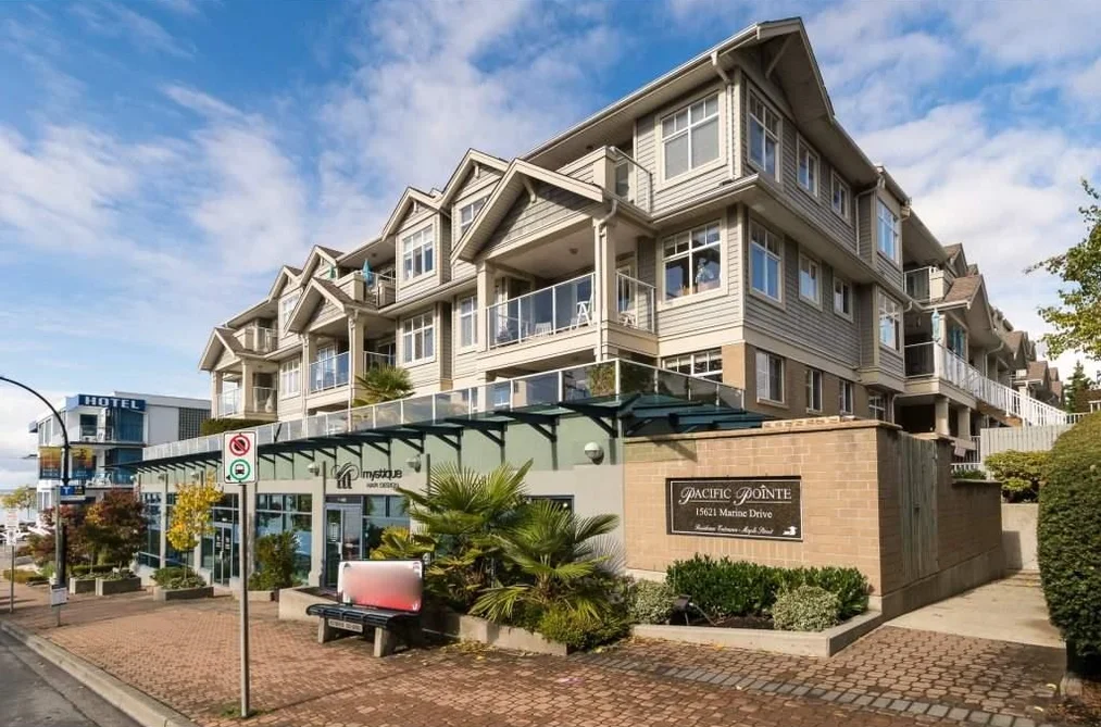 Condo for sale at 205 15621 Marine Drive White Rock British Columbia - MLS: R3098928
