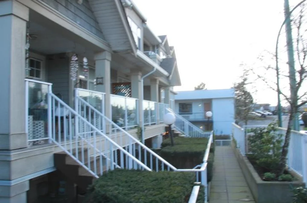 205 15621 MARINE DRIVE, White Rock BC V4B 1E1, White Rock BC — Residential for Sale - Photo 3