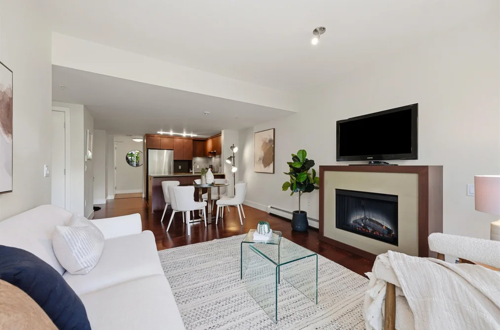 205 158 W 13TH STREET, North Vancouver BC V7M 0A7, North Vancouver BC — Residential for Sale — Photo 10 of 35