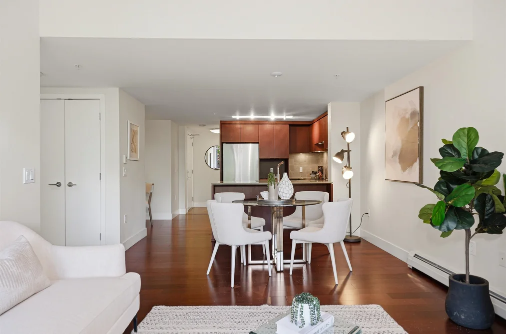 205 158 W 13TH STREET, North Vancouver BC V7M 0A7, North Vancouver BC — Residential for Sale — Photo 14 of 35