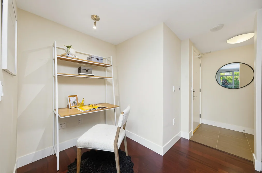 205 158 W 13TH STREET, North Vancouver BC V7M 0A7, North Vancouver BC — Residential for Sale — Photo 17 of 35