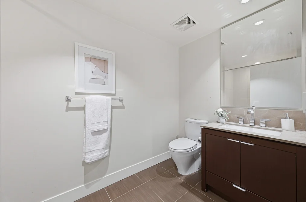 205 158 W 13TH STREET, North Vancouver BC V7M 0A7, North Vancouver BC — Residential for Sale — Photo 23 of 35