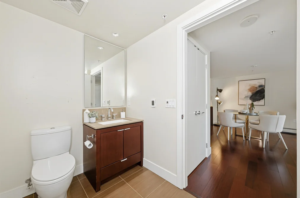 205 158 W 13TH STREET, North Vancouver BC V7M 0A7, North Vancouver BC — Residential for Sale — Photo 25 of 35