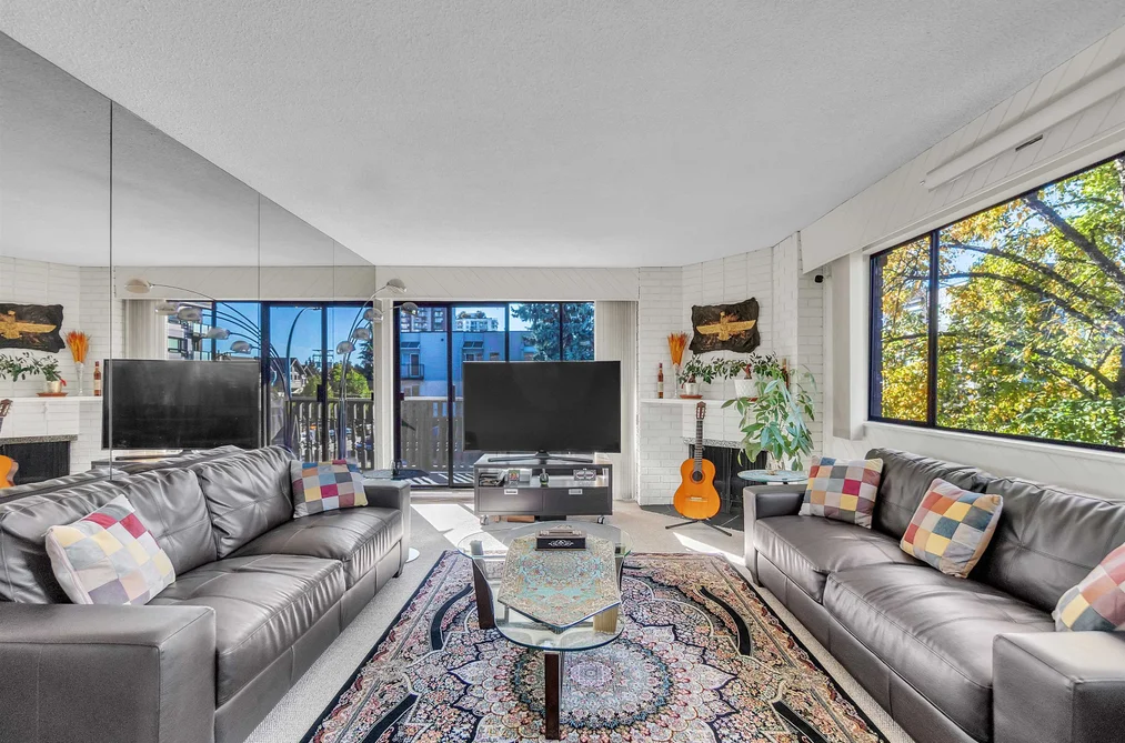 1610 Chesterfield Ave Unit 205, North Vancouver, BC - MLS: R3174685