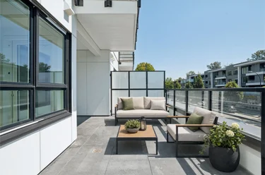 1616 Lloyd Ave Unit 205, North Vancouver, BC - MLS: R3179170