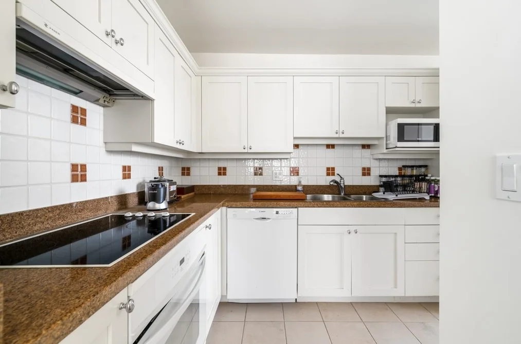 205 1896 MARINE DRIVE, West Vancouver BC V7V 1J6, West Vancouver BC — Residential for Sale - Photo 4