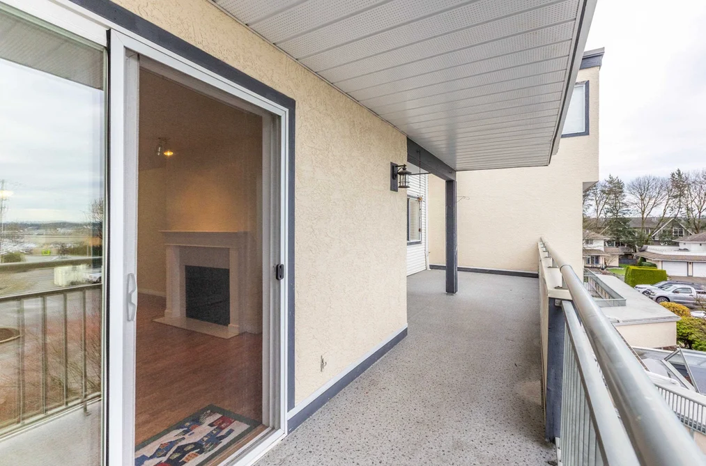 Condo for sale at 205 19645 64 Avenue Langley British Columbia - MLS: R3086819