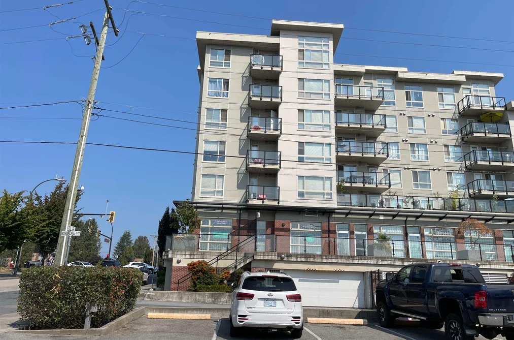 Condo for sale at 205 22318 Lougheed Highway Maple Ridge British Columbia - MLS: R3045904