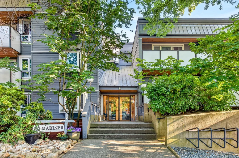 Condo for sale at 205 2328 Oxford Street Vancouver British Columbia - MLS: R3094226