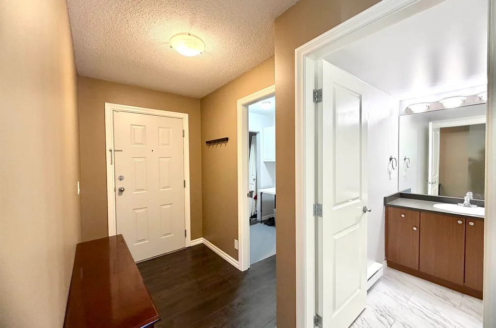 205 2581 LANGDON STREET, Abbotsford BC V2T 7A3, Abbotsford BC — Residential for Sale — Photo 3 of 39