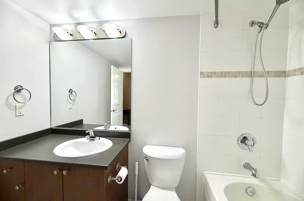 205 2581 LANGDON STREET, Abbotsford BC V2T 7A3, Abbotsford BC — Residential for Sale — Photo 7 of 39