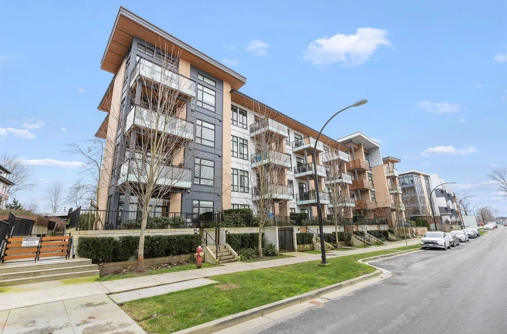 Condo for sale at 205 300 Salter Street New Westminster British Columbia - MLS: R3092717