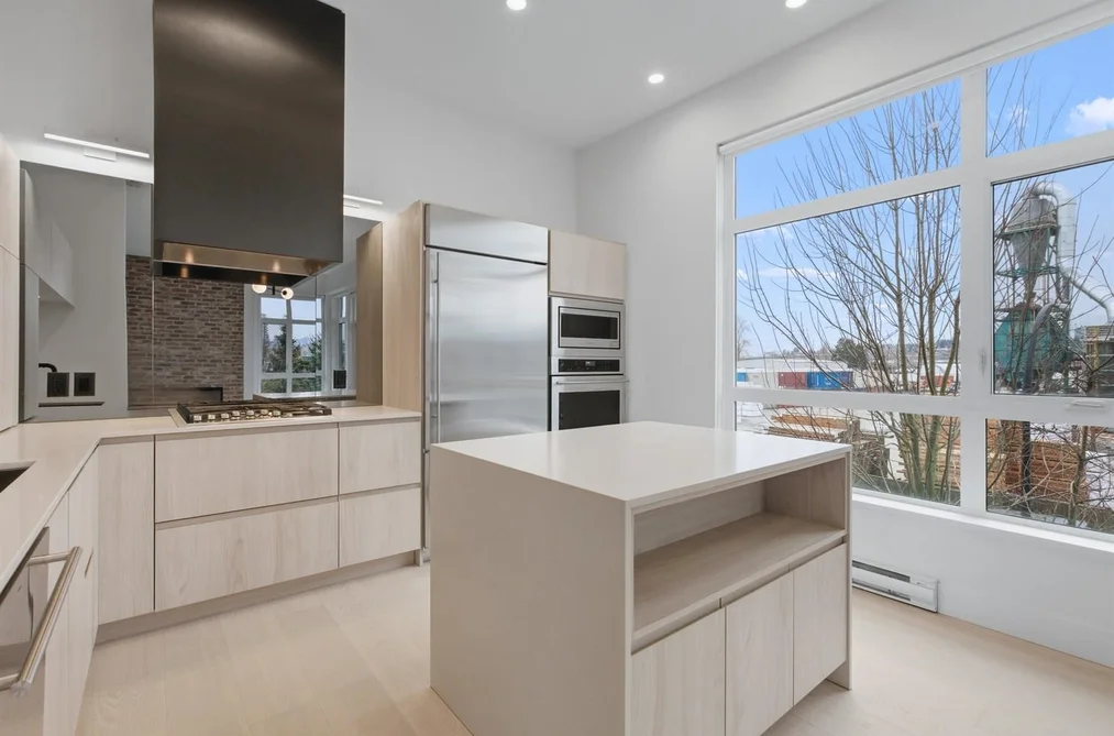 205 300 SALTER STREET, New Westminster BC V3M 0L9, New Westminster BC — Residential for Sale - Photo 4