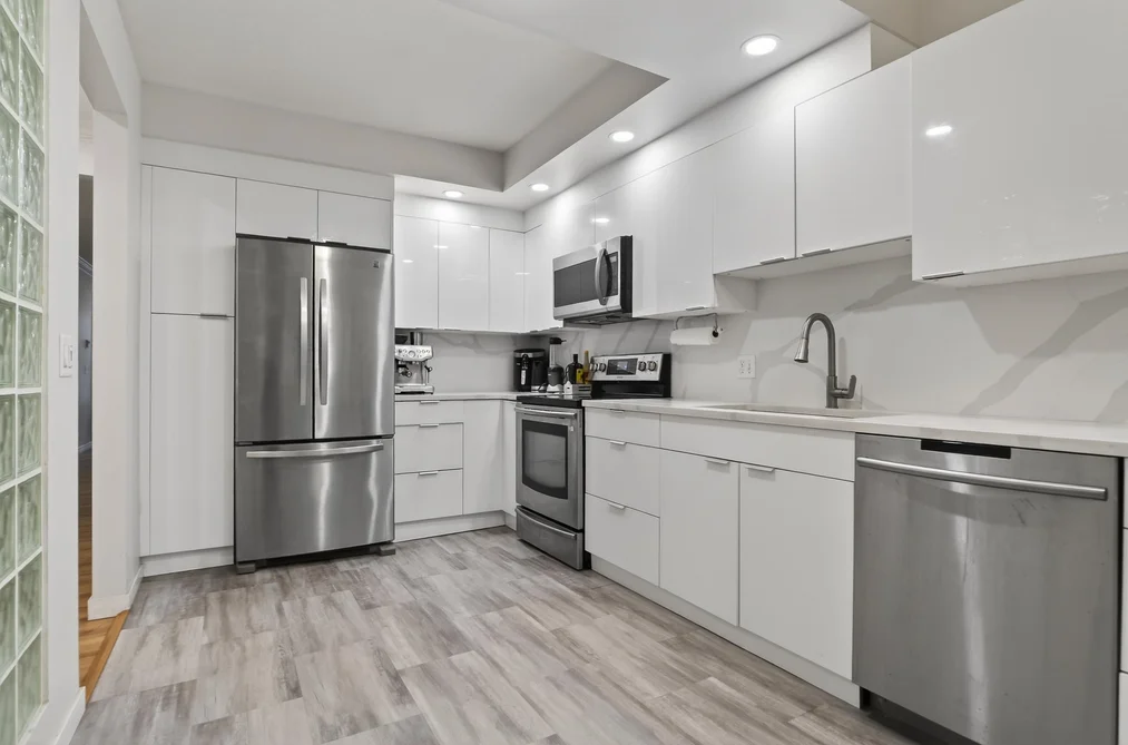 205 3151 WOODBINE DRIVE, North Vancouver BC V7R 2S4, North Vancouver BC — Residential for Sale - Photo 7