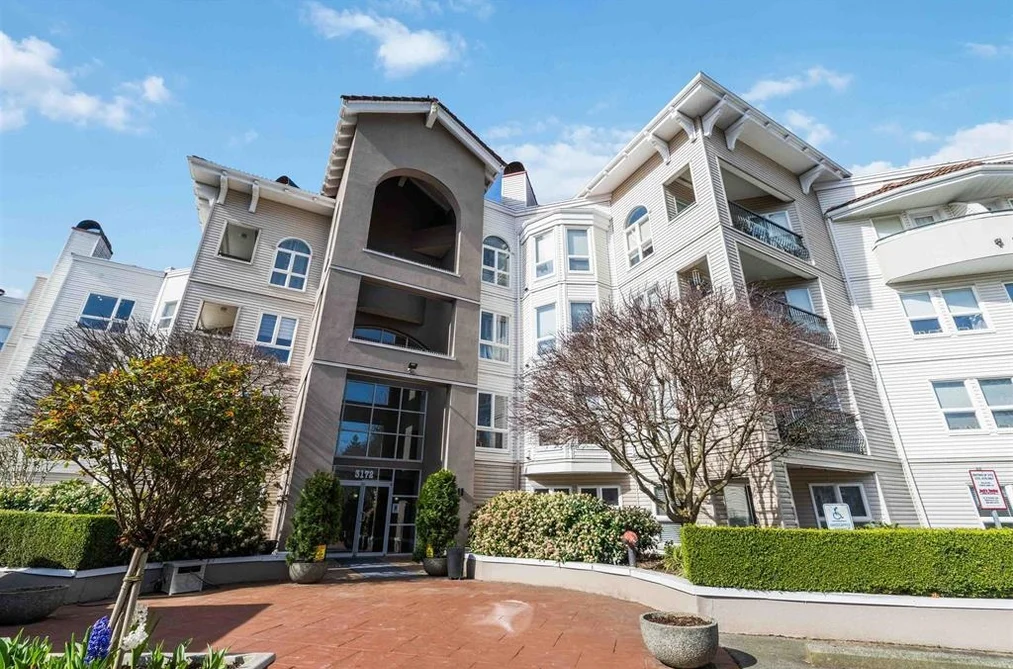 Condo for sale at 205 3172 Gladwin Road Abbotsford British Columbia - MLS: R3122857