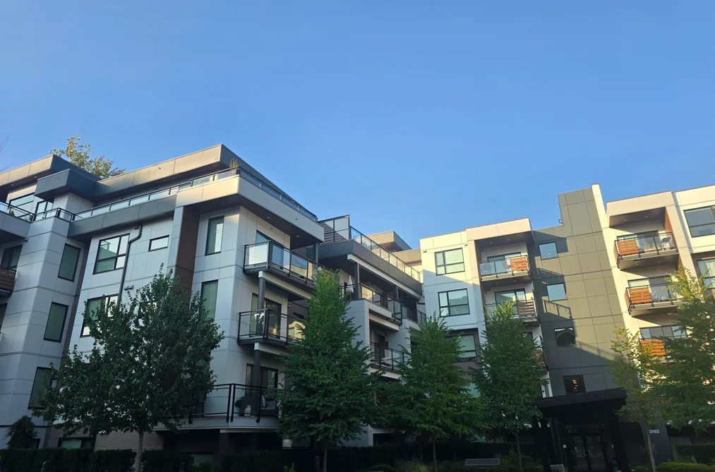 Condo for sale at 205 3182 Gladwin Road Abbotsford British Columbia - MLS: R3152633