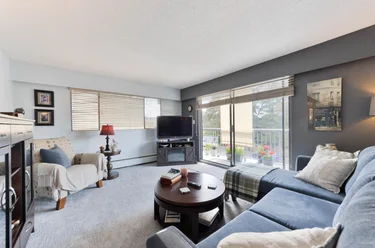 330 W 2nd St Unit 205, North Vancouver, BC - MLS: R3163535