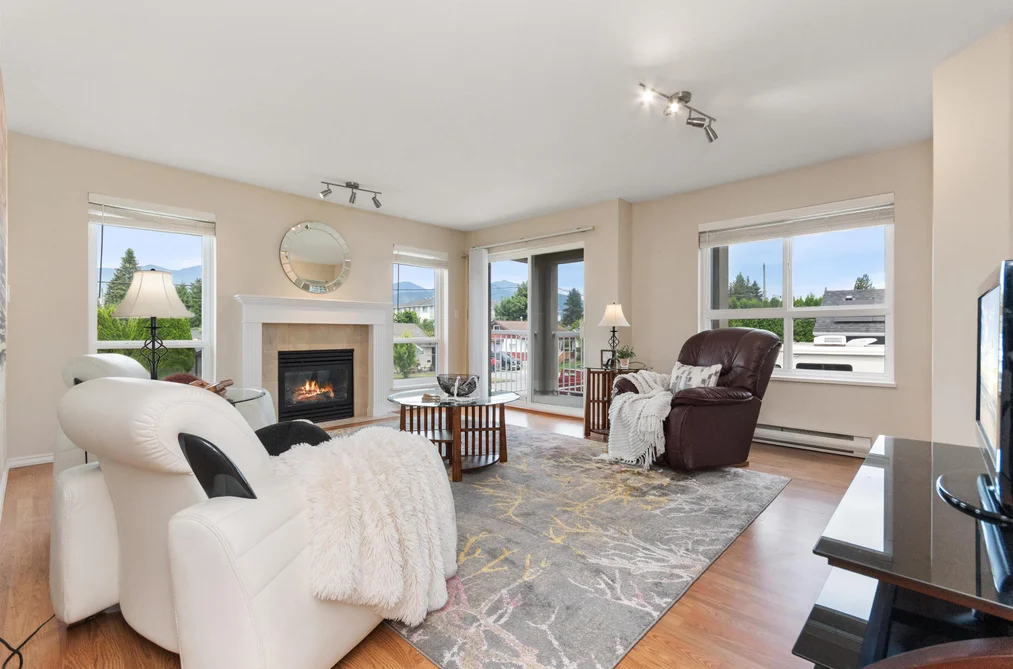 Condo for sale at 205 45773 Victoria Avenue Chilliwack British Columbia - MLS: R3143013