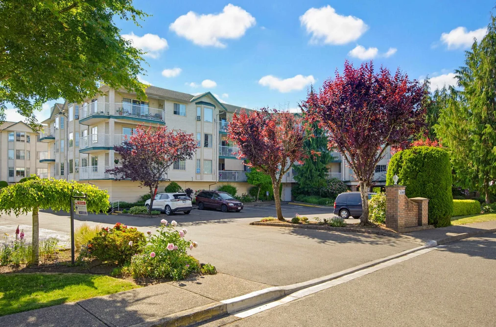 Condo for sale at 205 5360 205 Street Langley British Columbia - MLS: R3169538